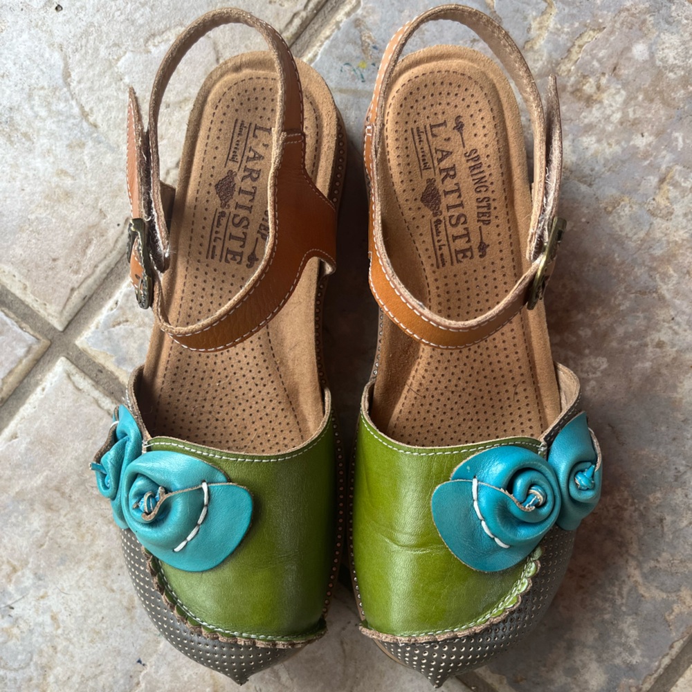 L'ATISTE Green and Teal Platform Sandals